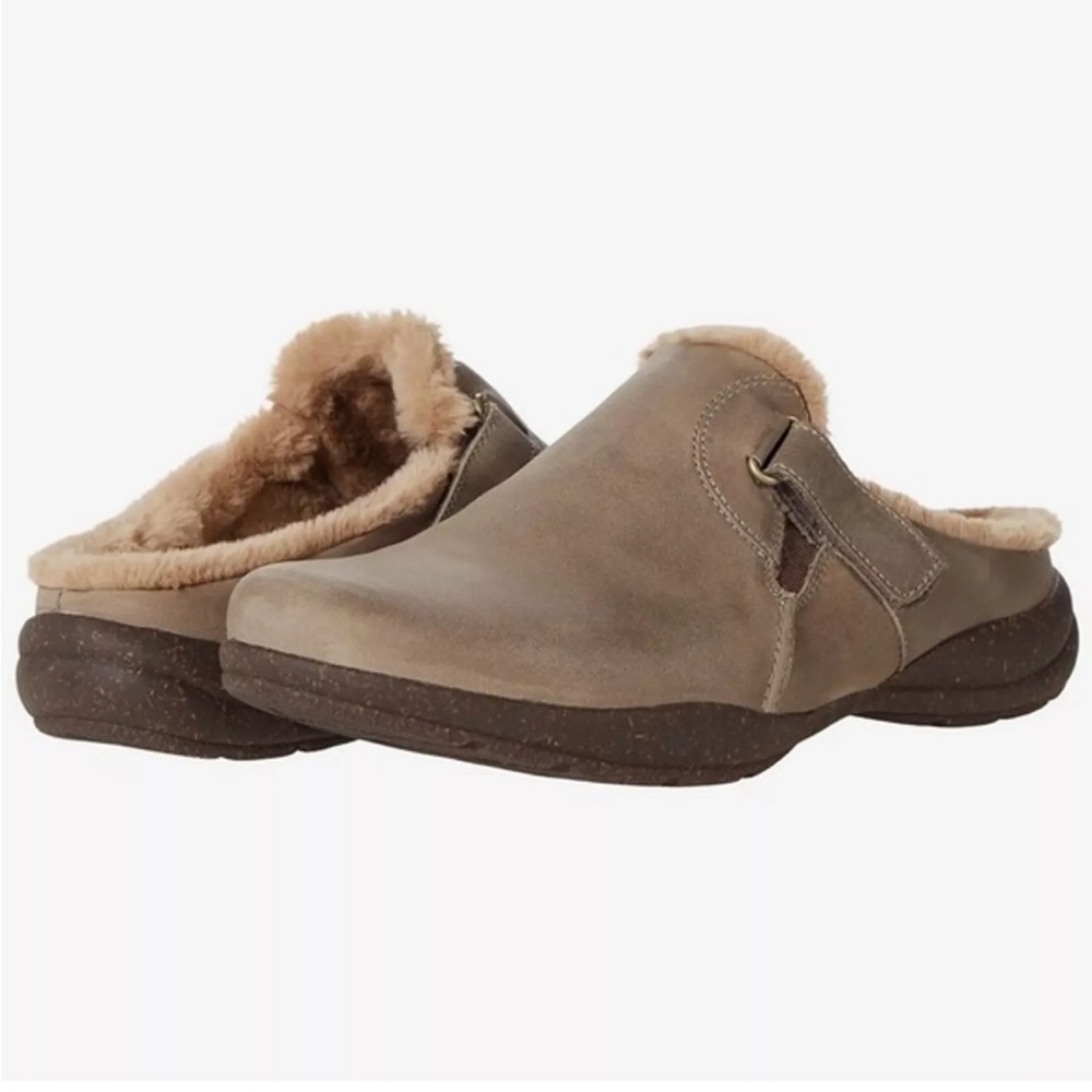 NWOT Clark's Collection Roseville Clogs in Dark Taupe Leather size 7.5